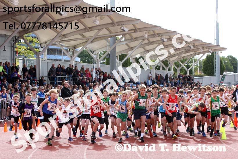 Boys under-13s 3 stage relay, Northern Senior 6 and 4 and Junior Stage Road Relays, SportsCity, Manchester. Photo:  David T. Hewitson/Sports for All Pics